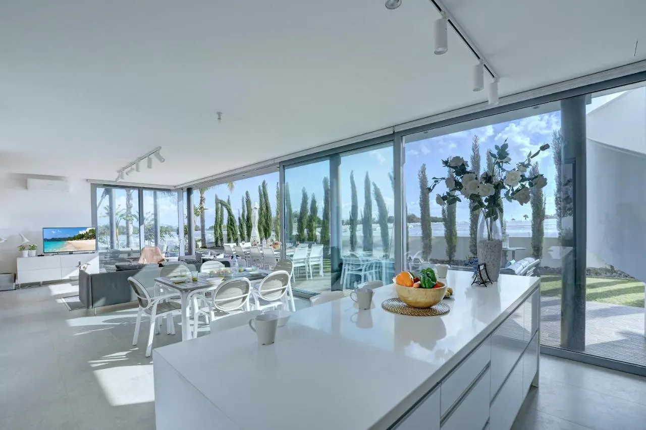 White Pearl Villas プロタラス