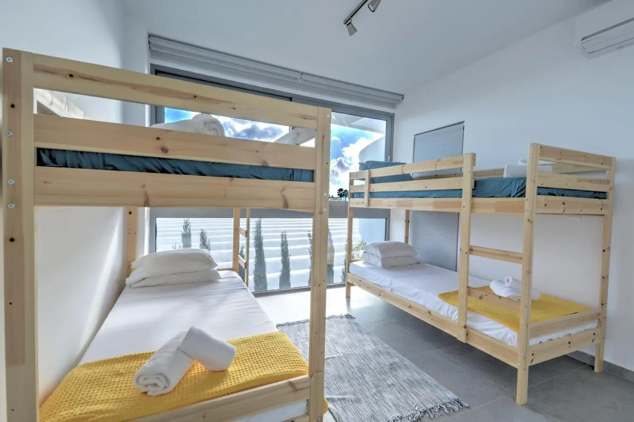 White Pearl Villas プロタラス