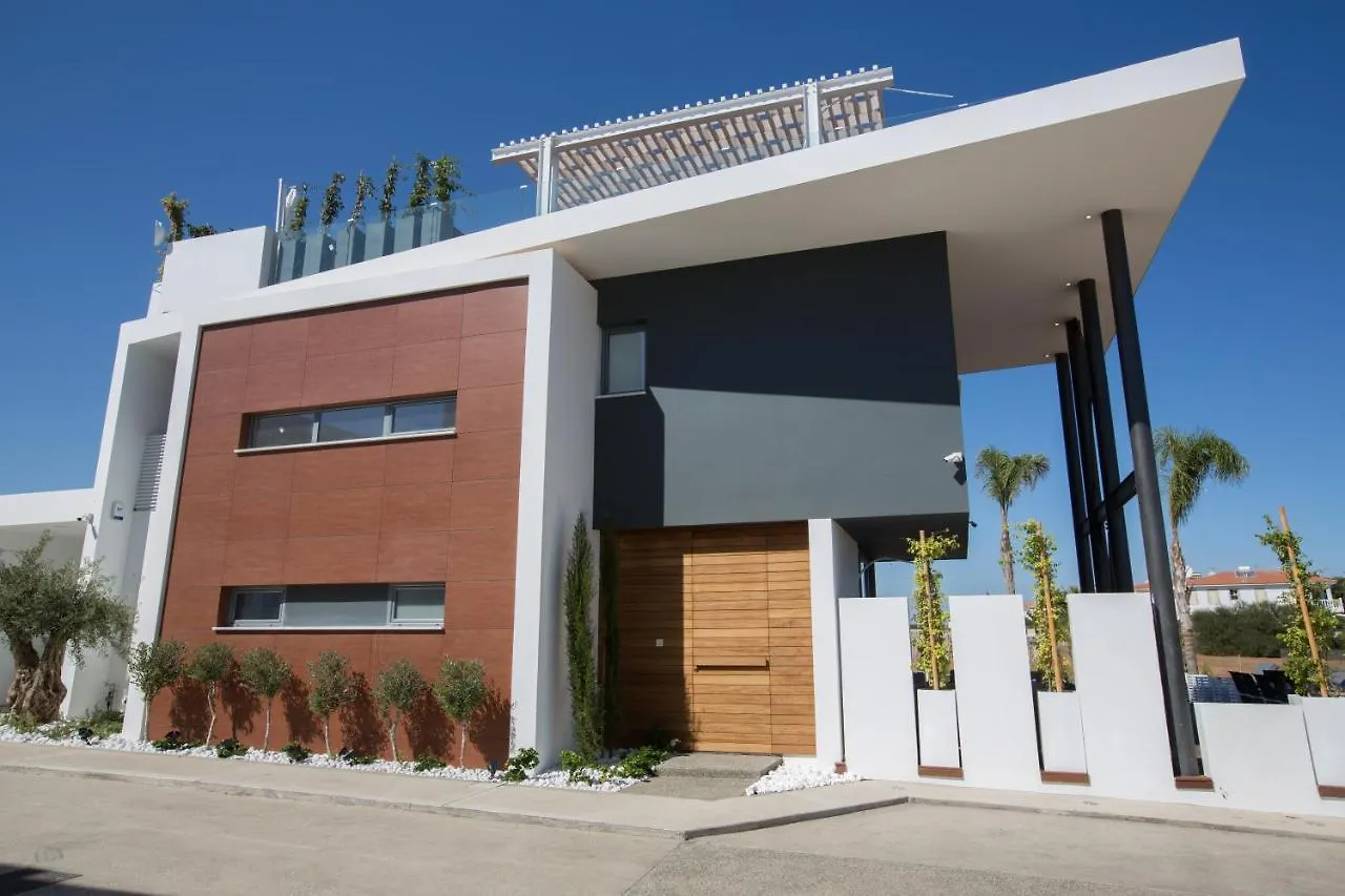 White Pearl Villas プロタラス